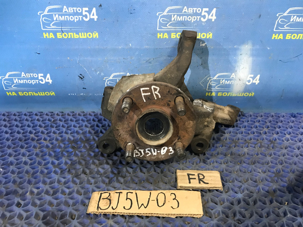 Ступица передняя правая MAZDA FAMILIA 2001