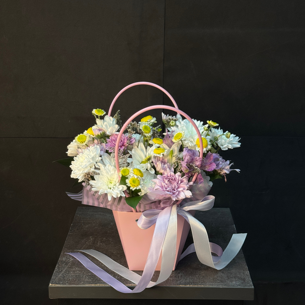 Сумочка с разноцветной хризантемой