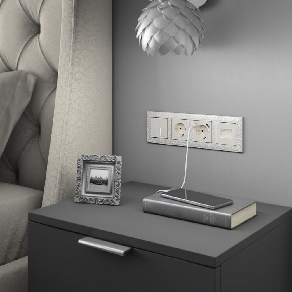 Розетка с заземлением и со шторками, без рамки Werkel перламутровый рифленый W1171113