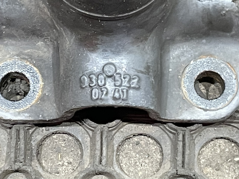 Кронштейн крыла заднего