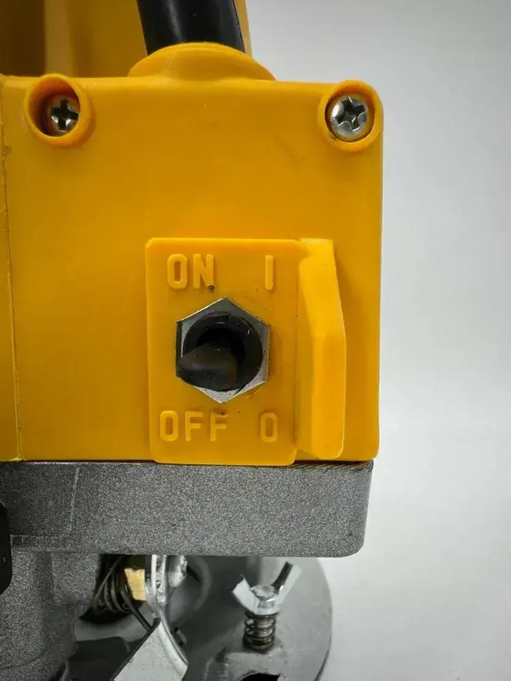 Фрезер электрический Dewalt