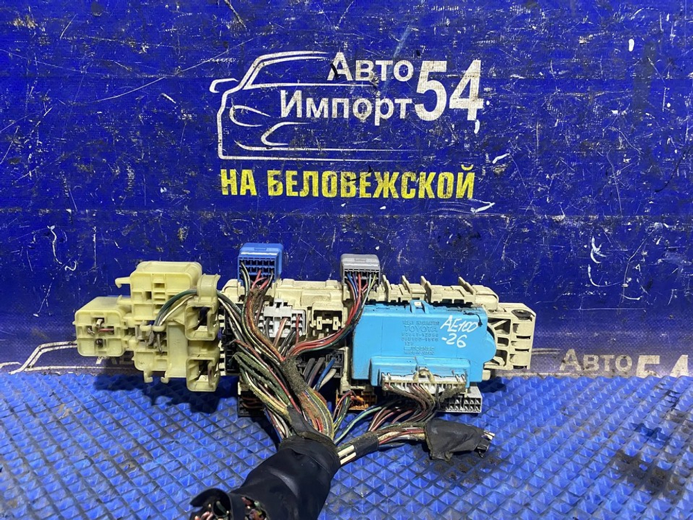 Блок предохранителей салонный TOYOTA SPRINTER 1993