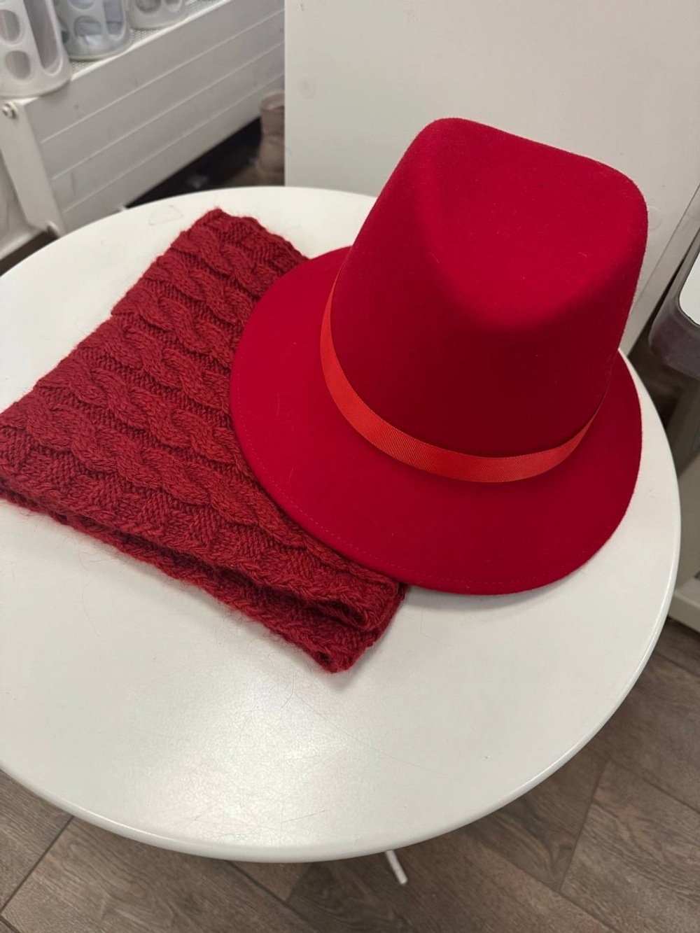 Снуд красный