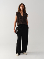 Жилет вязаный