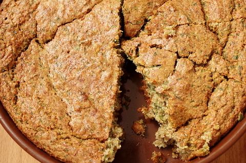 Цельнозерновой кабачковый пирог с зеленью