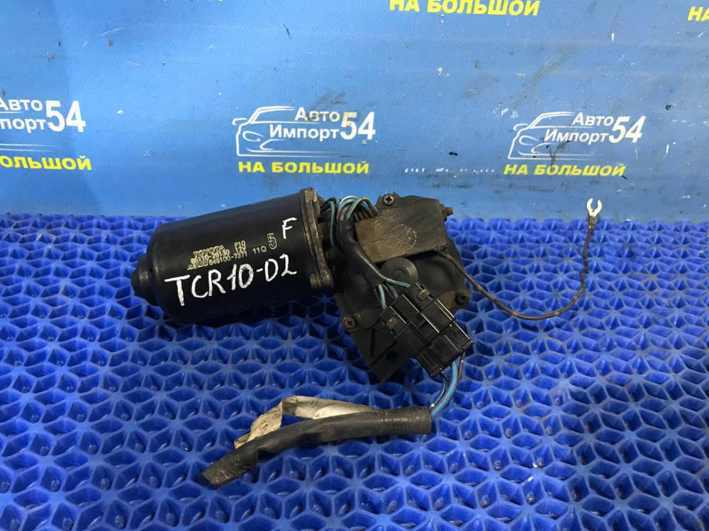 Моторчик переднего дворника TOYOTA ESTIMA 1999