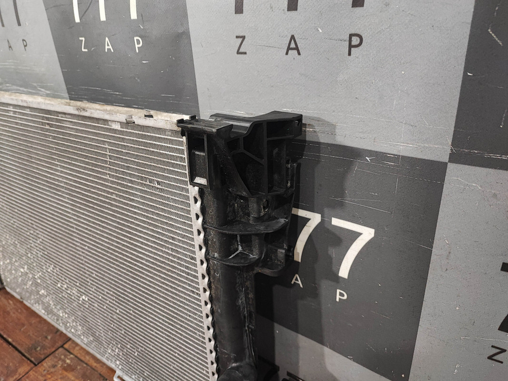 Радиатор двигателя Mercedes A-Class (W176) 12-18 Б/У Оригинал A2465001303