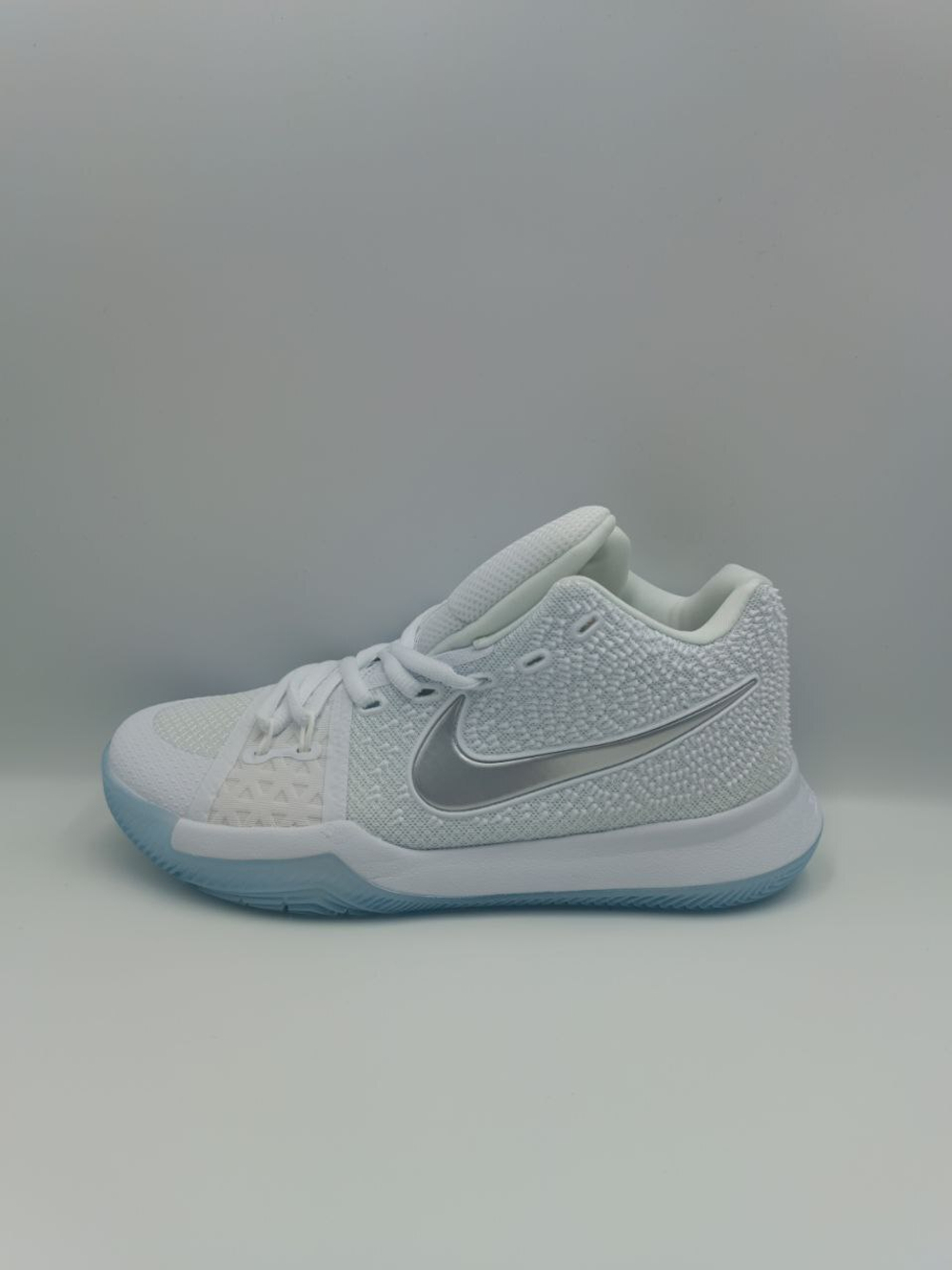 Kyrie 3 chrome hot sale