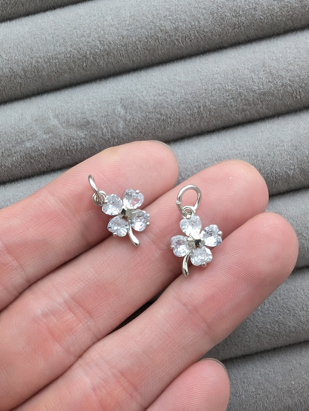 Подвеска клевер