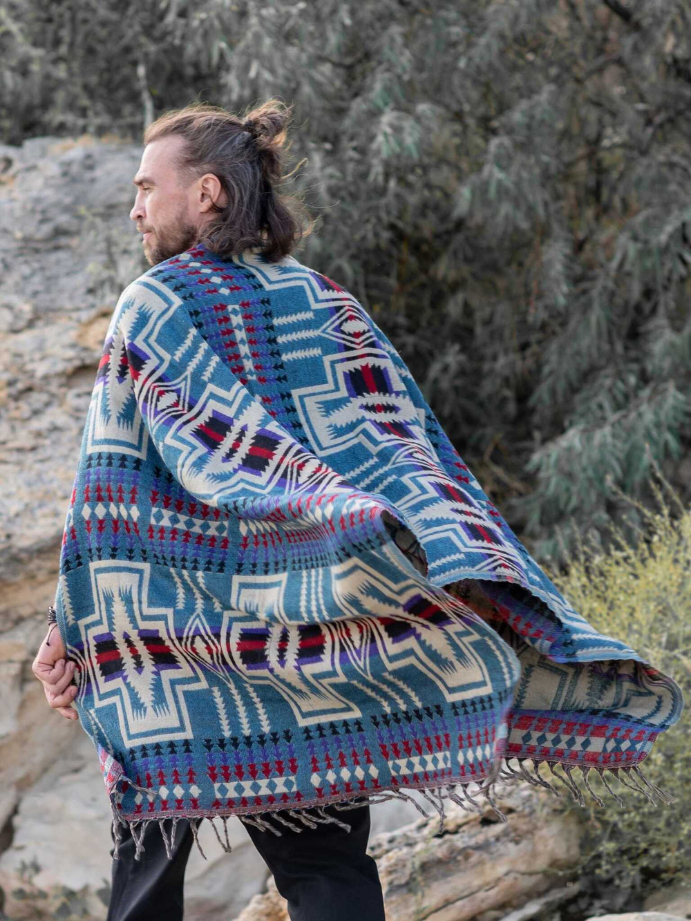 Палантин теплый с орнаментом Навахо