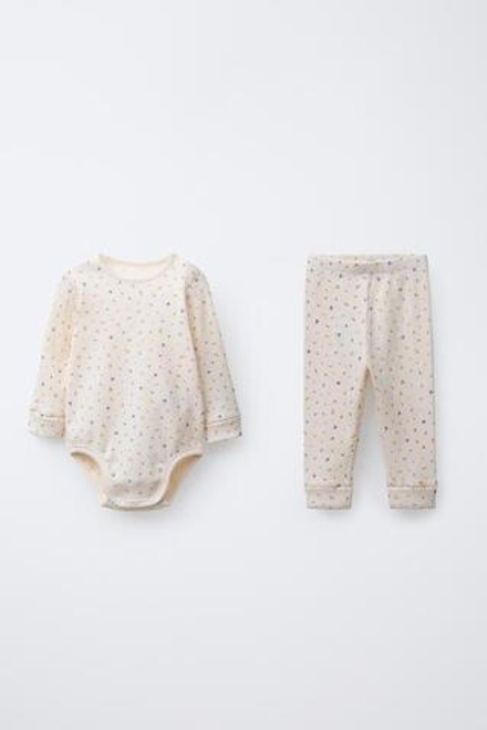 ZARA КОМПЛЕКТ ИЗ БОДИ И ЛЕГИНСОВ С ЦВЕТОЧНЫМ ПРИНТОМ, ЭКРЮ