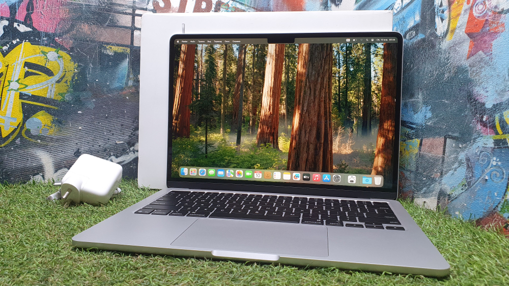 Apple MacBook Air 13.6", M4, 16ГБ 256ГБ 40 циклов