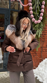 Пуховик в шоколадном цвете с мехом лисы «крестовка» 75см