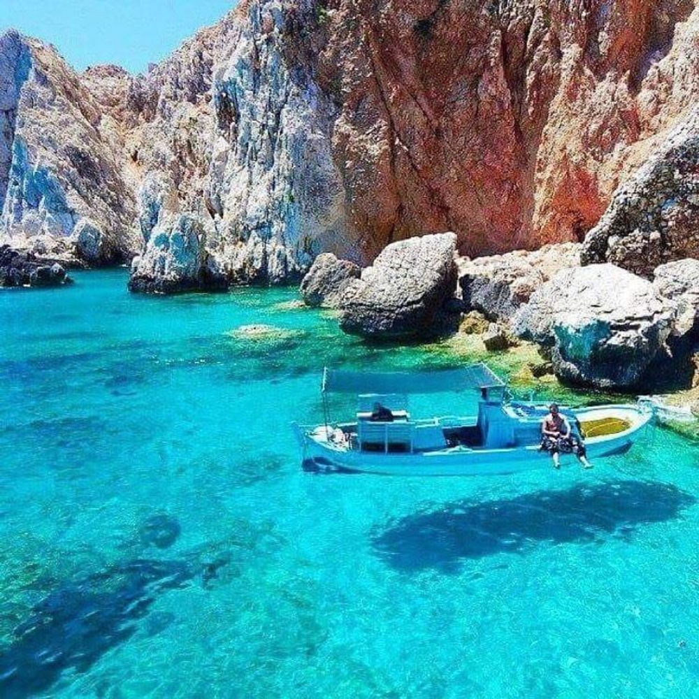 Закат на яхте на острове Сулу Ада