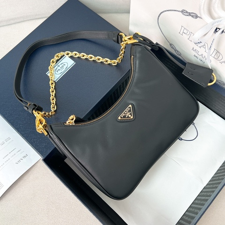 Prada Re-Edition Bag 22 cm