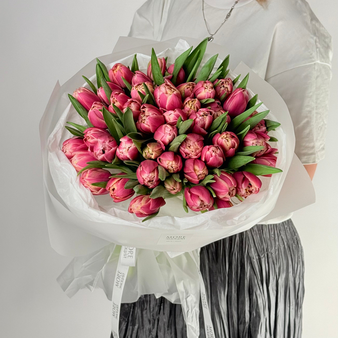 Монобукет из ягодных пионовидных тюльпанов