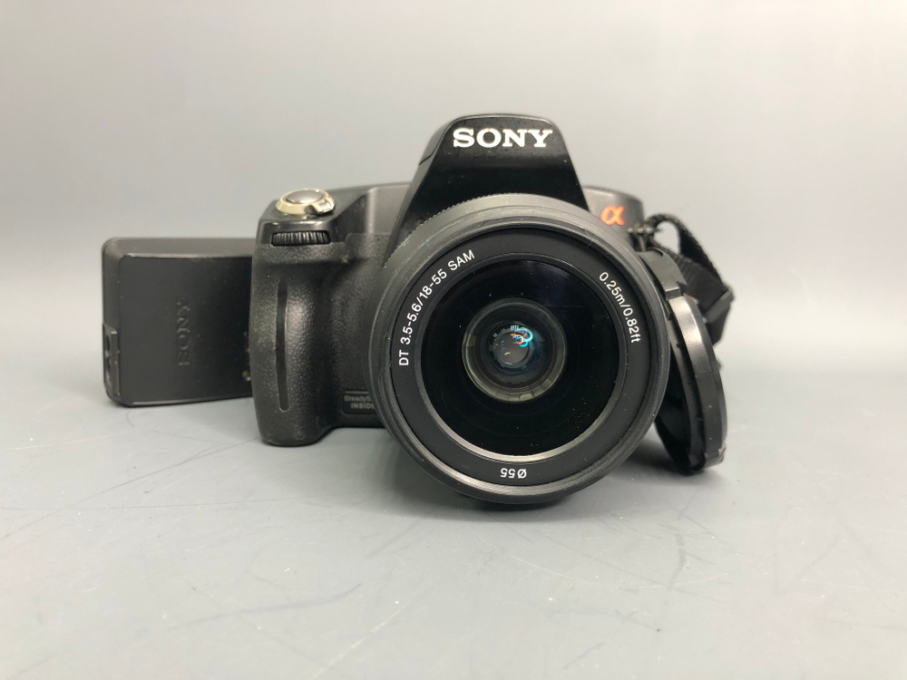 Sony A290 kit 18-55mm SAM 14.050 кадров