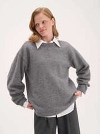 Джемпер с шерстью енота "Серый меланж" женский