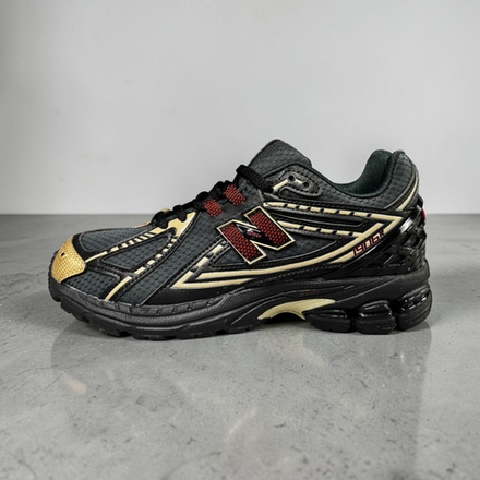 New Balance 1906R • Kith Black