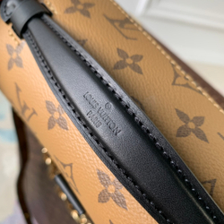 Louis Vuitton Pochette Metis East West