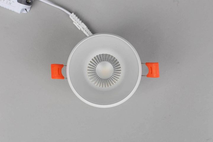 Встраиваемый потолочный светильник Omnilux Genova OML-102809-06