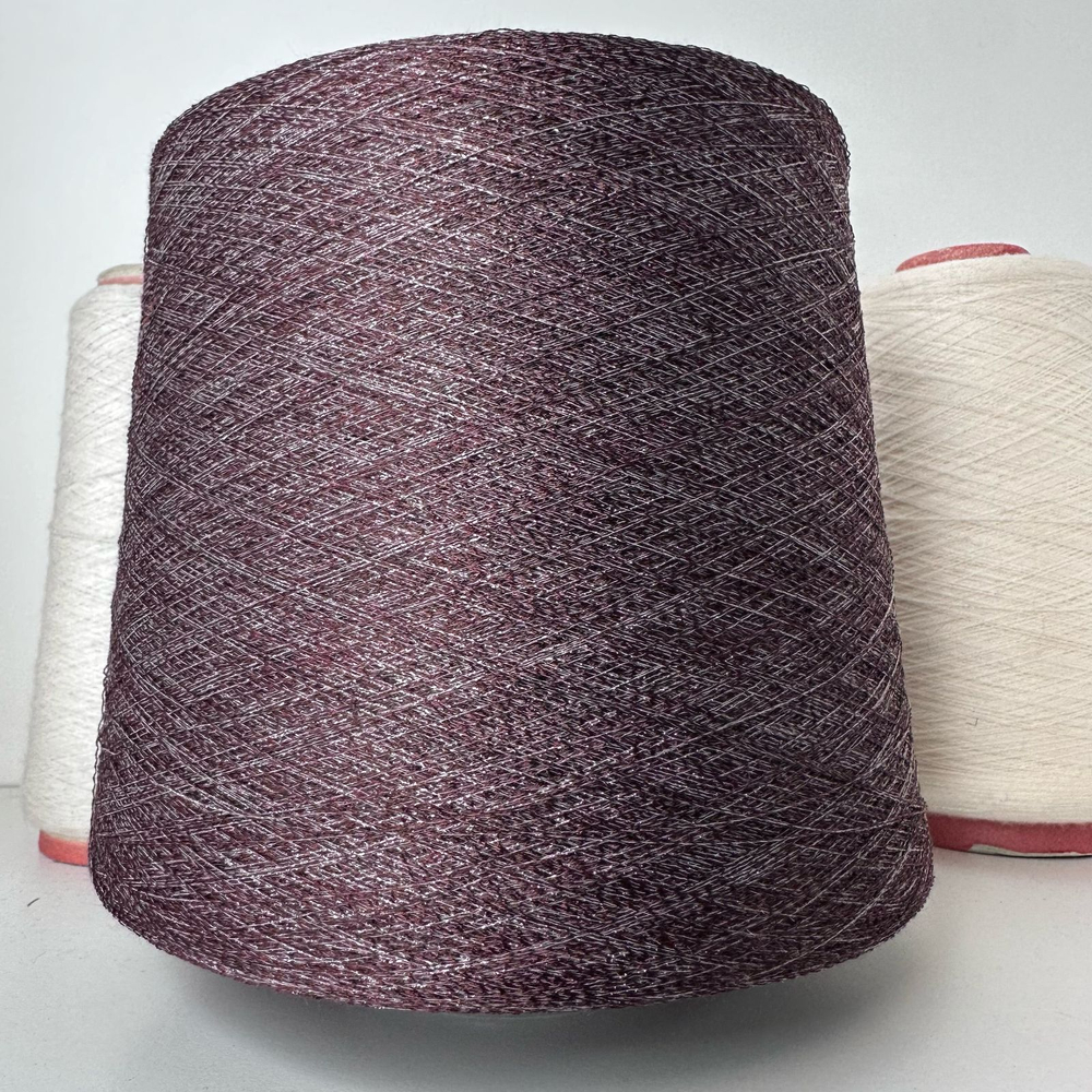 BLOSSOM- Botto Giuseppe; 65% шелк, 35% люрекс ; 3900м/100гр; col.Mel. Henne, цвет: коричнево-бордовый блеск, люрекс темное серебро Есть мал. бобинка 148гр.