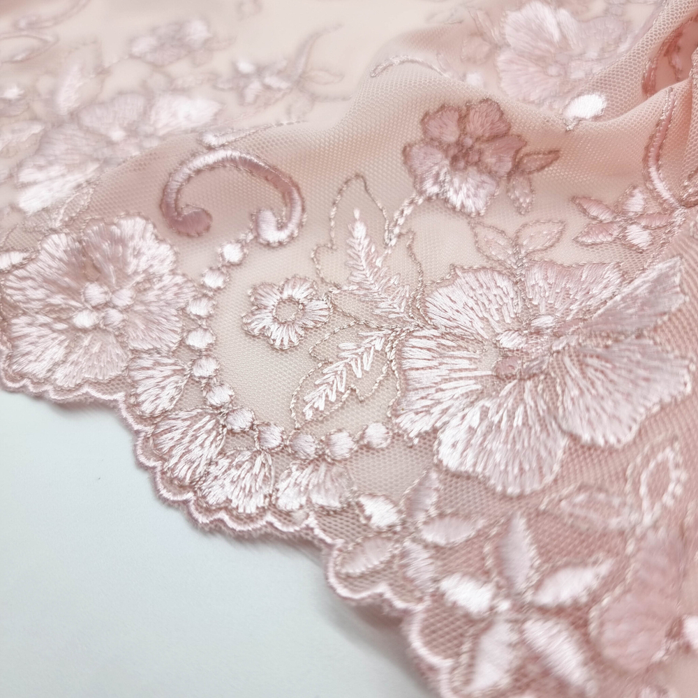 Вышивка на сетке ПУДРА, 18см