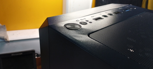 УЦЕНКА_Корпус BaseTech eXtreme GFX-03, Без БП, ATX, чёрный, 4xFRGB FAN, 2xUSB2, 1xUSB3, бок: закалённое стекло (RMA_BT-GFX-03-MESH-4F-RGB) {замятие верхней части возле кнопки}