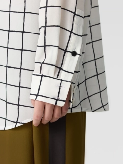 Шелковая рубашка в клетку с черным воротничком OLA OLA