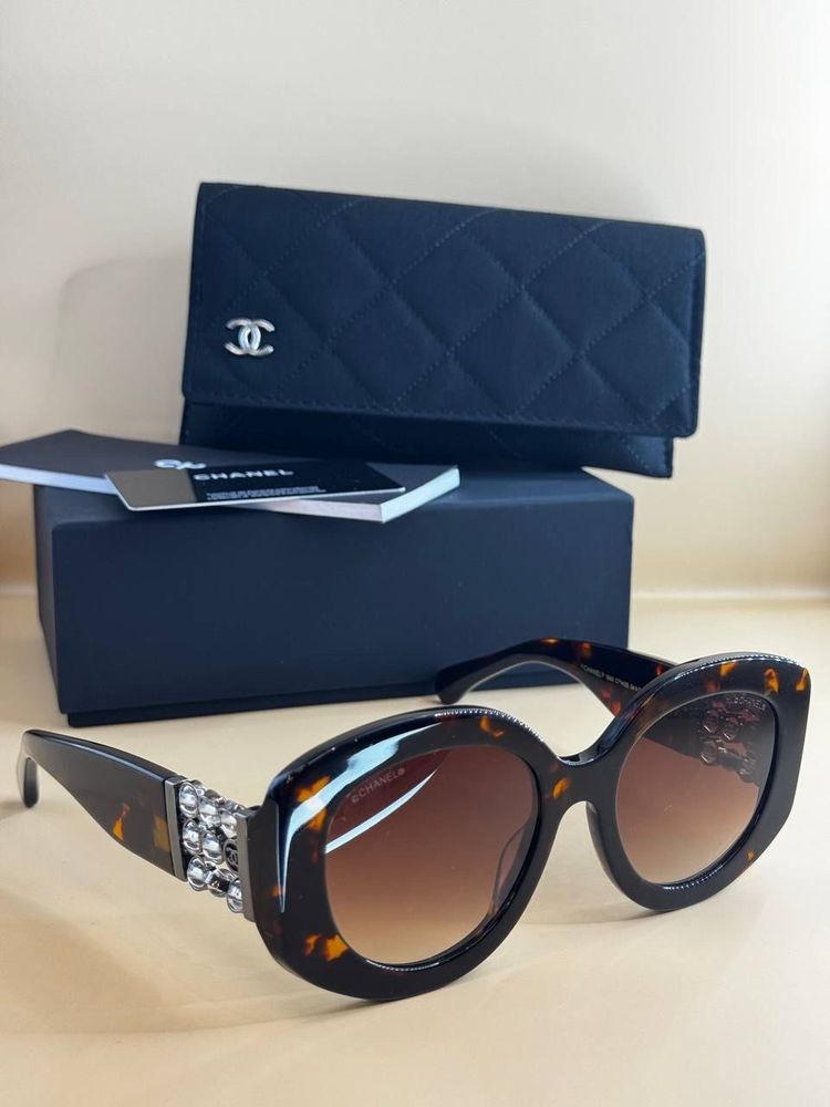 Солнцезащитные очки CHANEL