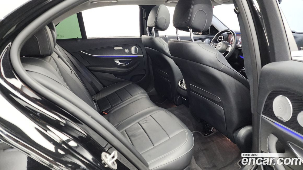 Mercedes-Benz E-Class W213 E300 4MATIC Avangarde (08.2019)