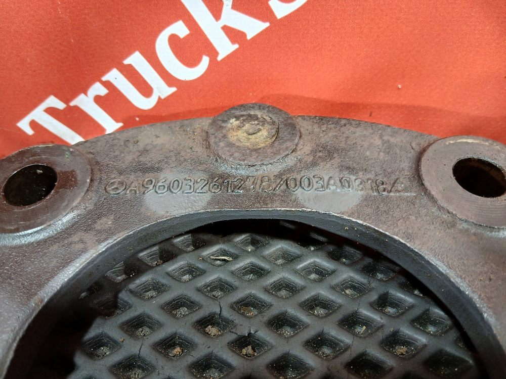 Кронштейн амортизатора