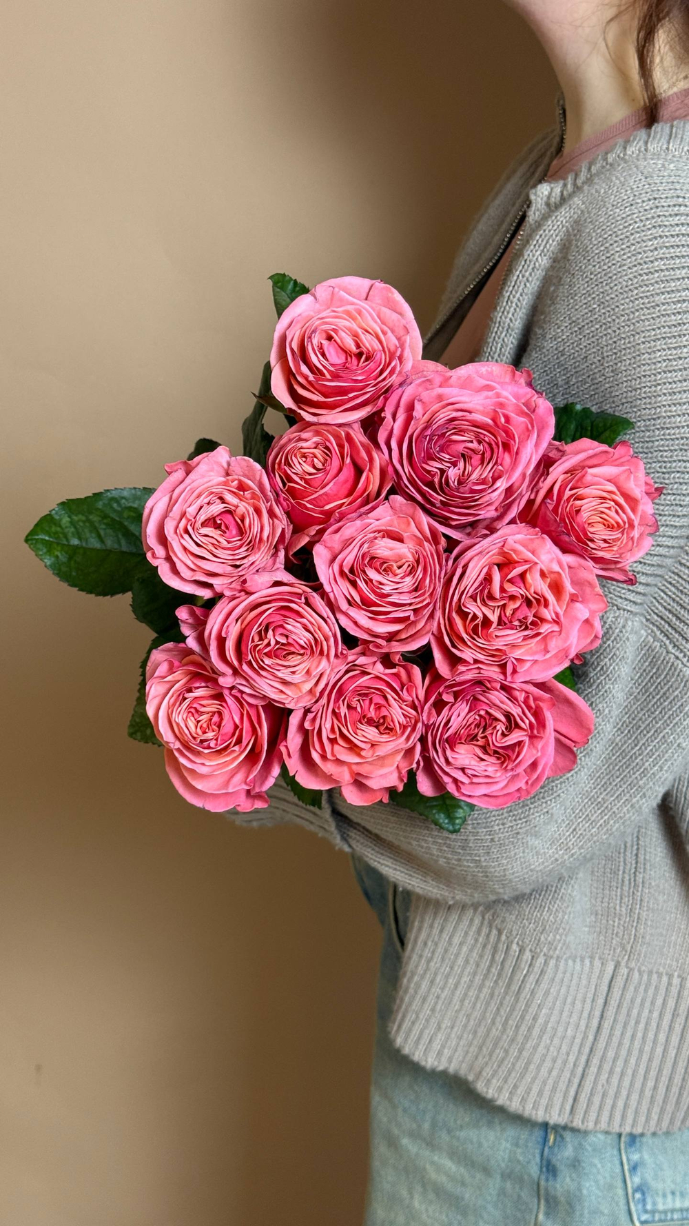 Охапка роз сорта бабл гам 10шт