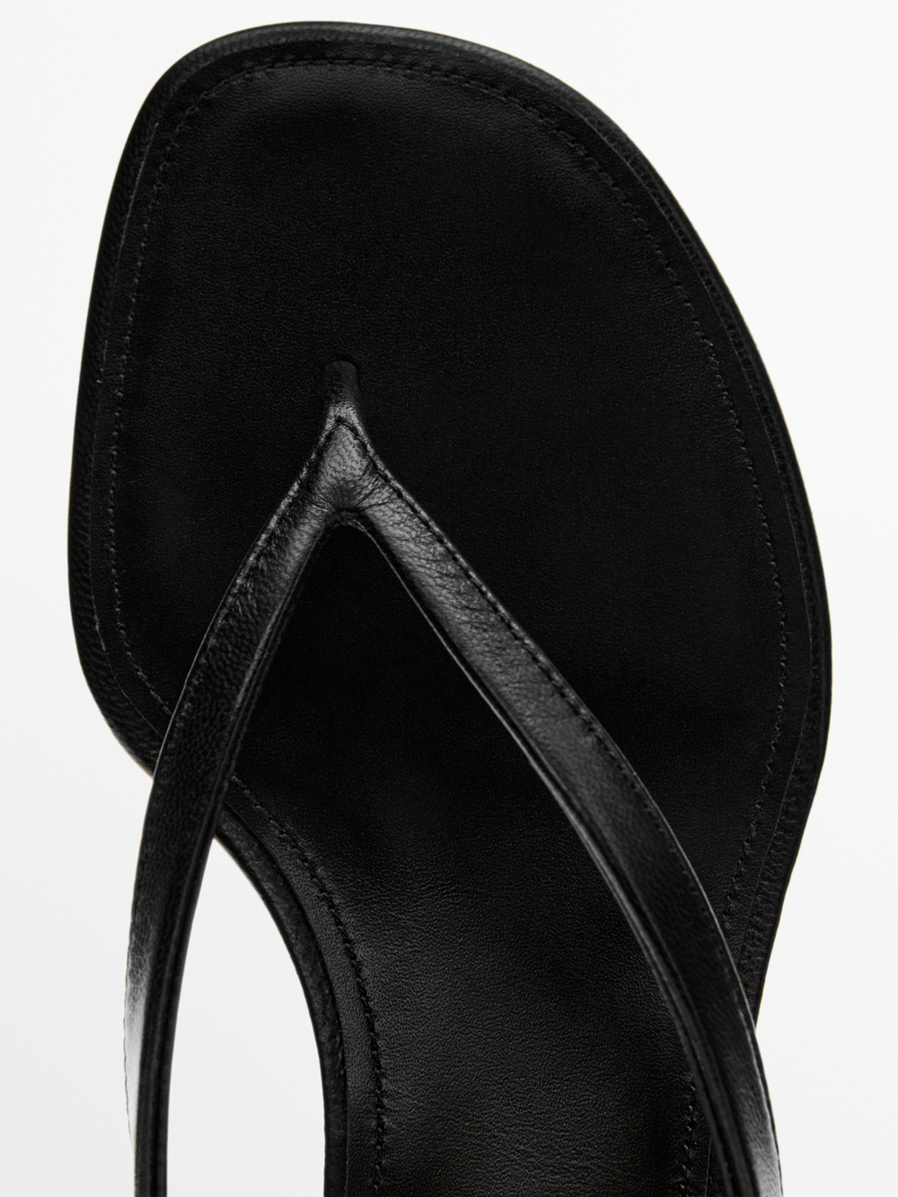 Massimo Dutti Сандалии на среднем каблуке с разделителем для пальцев ног, черный