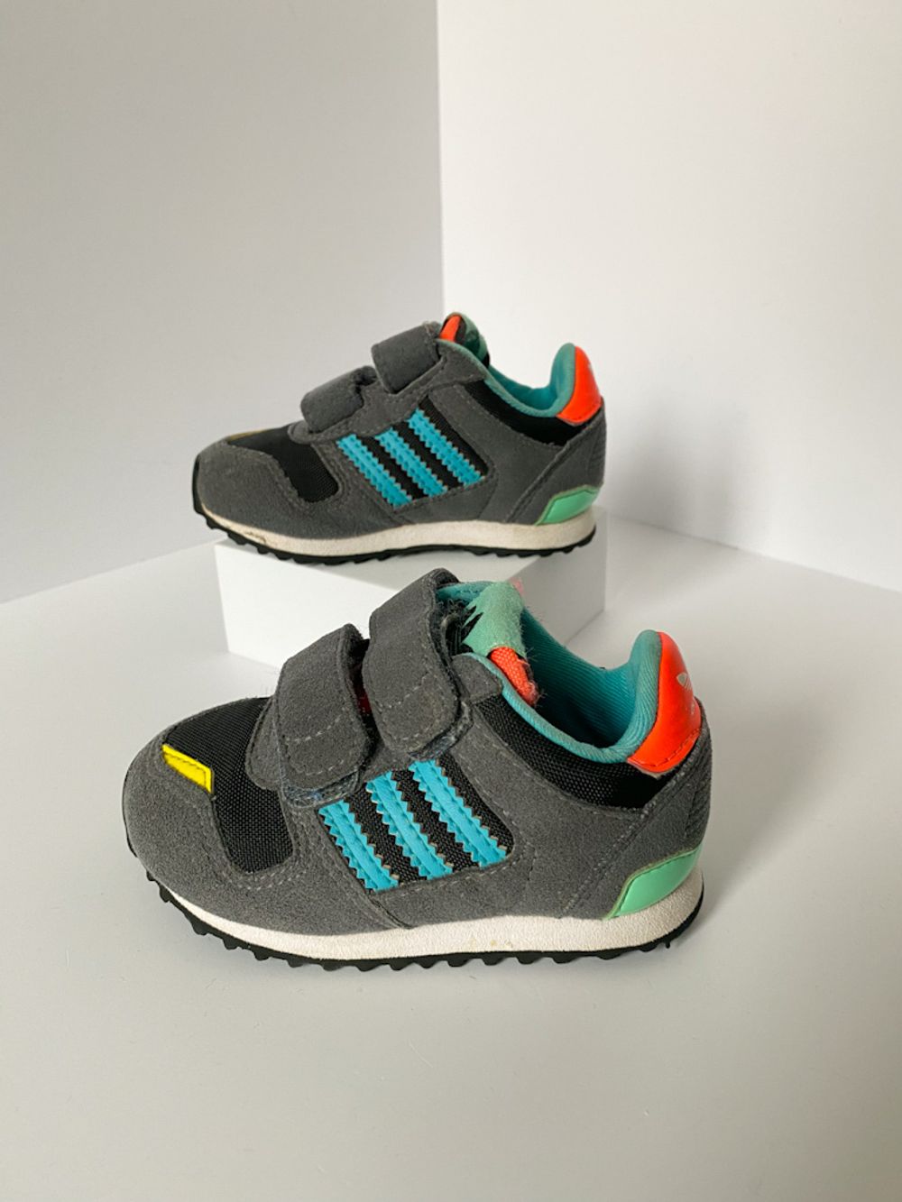 Кроссовки Adidas, 19