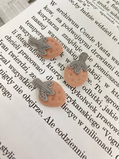 ЯГОДКА РОЗОВО-СЕРАЯ - Нашивка 2х1,5см (1106 Вера)