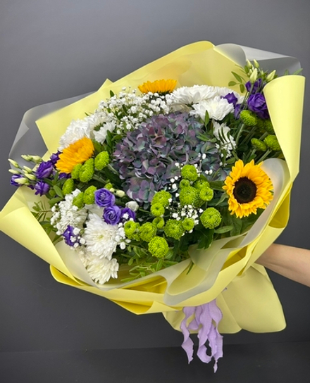 Микс с гортензией и гелиантусами