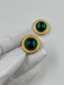 Накладка на пуговицу с зелёным кабошоном