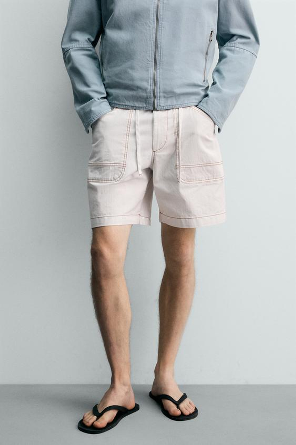 ZARA ШОРТЫ RELAXED FIT С КОНТРАСТНОЙ ОТСТРОЧКОЙ, ЖЕЛТОВАТО-БЕЛЫЙ