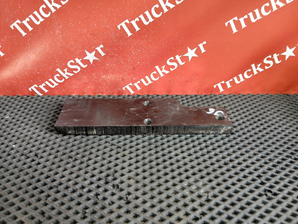 Кронштейн задней рессоры левый 2023г