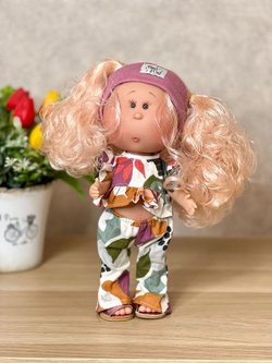 Кукла Nines виниловая 30см MIA CASE (3409A)