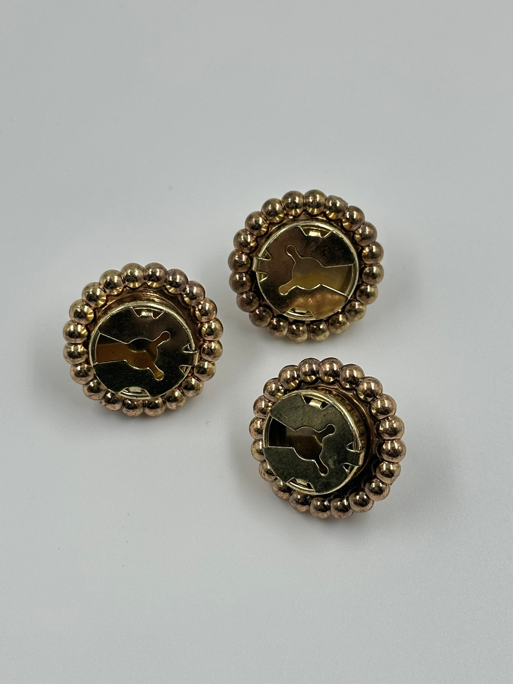 Накладка на пуговицу с «жемчугом»