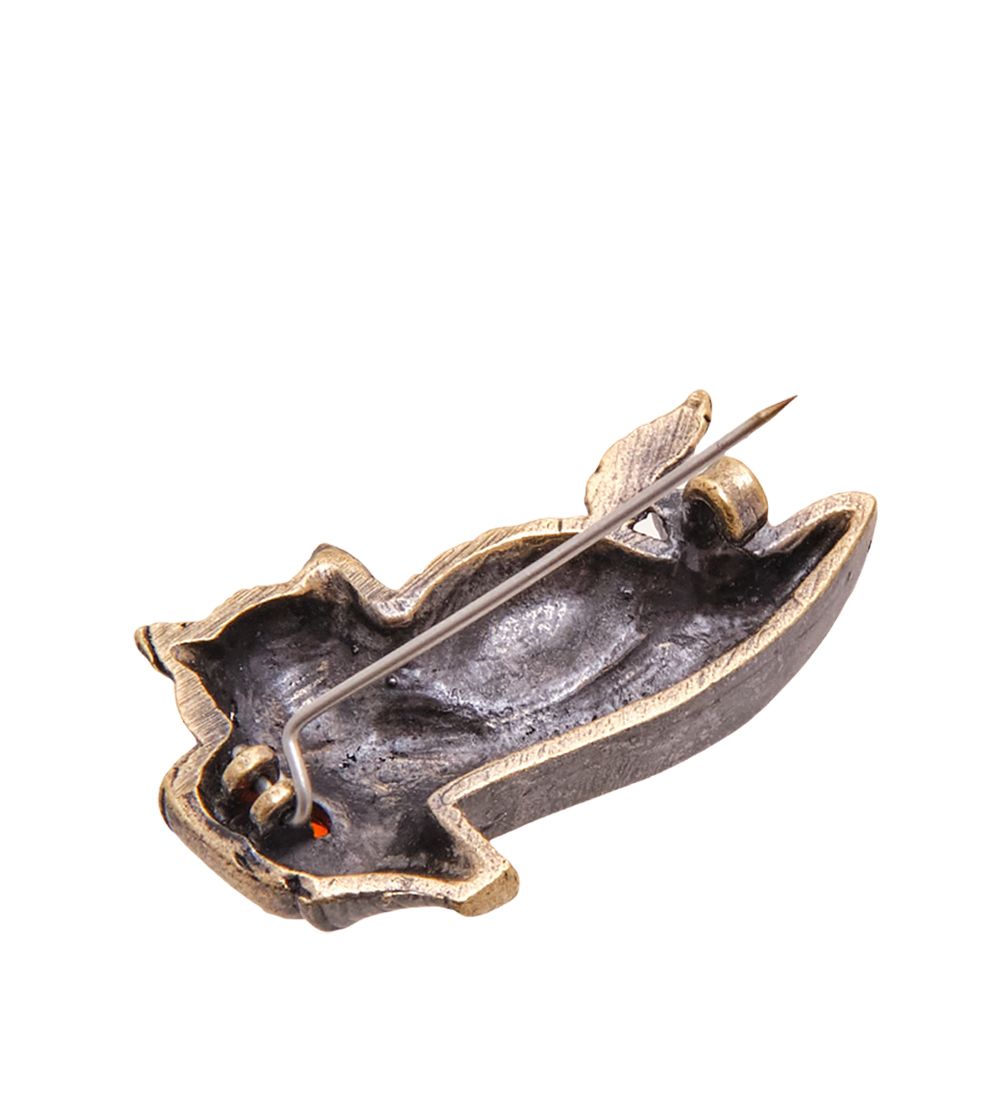 AM-3453 Брошь «Кот в любимой туфельке» (латунь, янтарь)