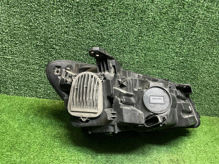 Фара левая Mercedes CLA w117 C117 (2016-2019) LED