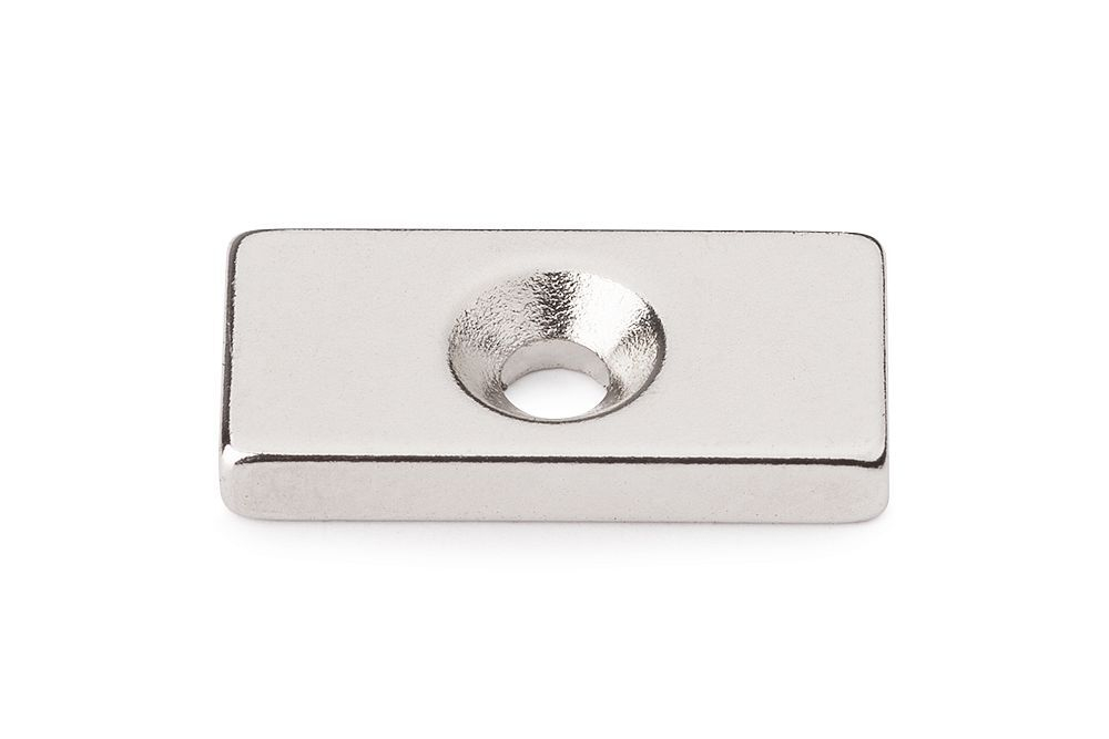 Неодимовый магнит прямоугольник с зенковкой ST 20х10х3 (d3/6,5)