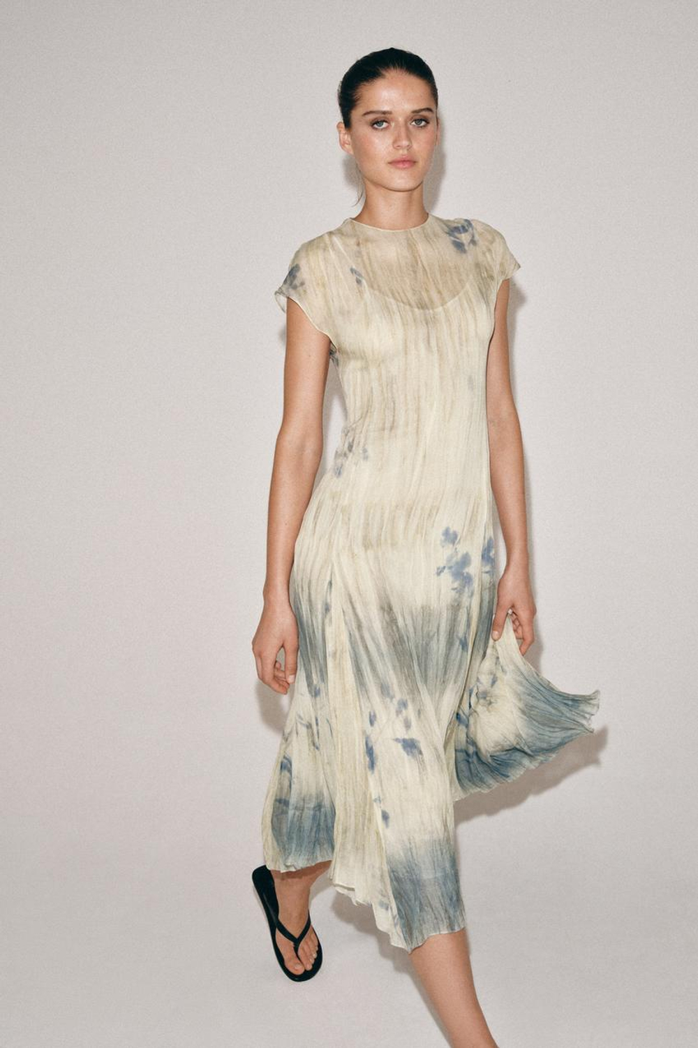 ZARA ПЛАТЬЕ МИДИ С ПРИНТОМ — ZW COLLECTION, ЭКРЮ/СИНИЙ