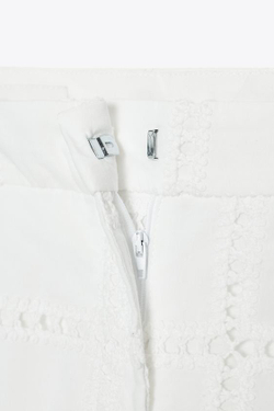 ZARA ПРЯМЫЕ БРЮКИ С ПЕРФОРИРОВАННОЙ ВЫШИВКОЙ, БЕЛЫЙ