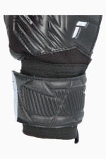 Вратарские перчатки Reusch Attrakt Resist Junior - черный
