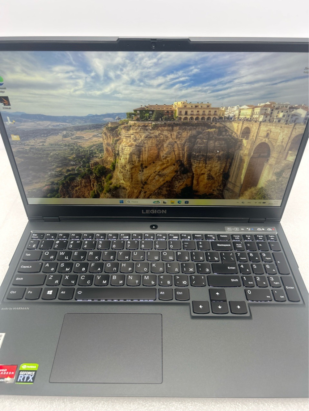 Ноутбук Lenovo Legion 5 15ARH05H (82B10083RU) 15.6"/AMD Ryzen 7 4800H /RAM 16 GB/SSD 512 GB/RTX2060/1920x1080/IPS 144 Hz/Windows 11/Подсветка кл-ры: LED/черный. Состояние: Уценка/маленькая трещина на топе/C1