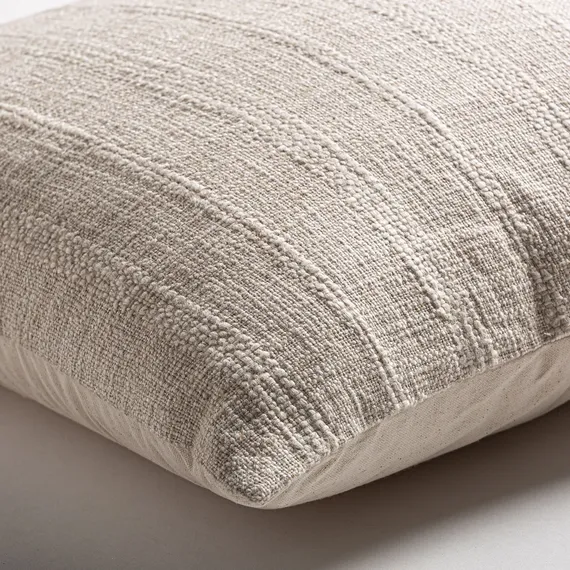 Подушка Angeus кремового цвета